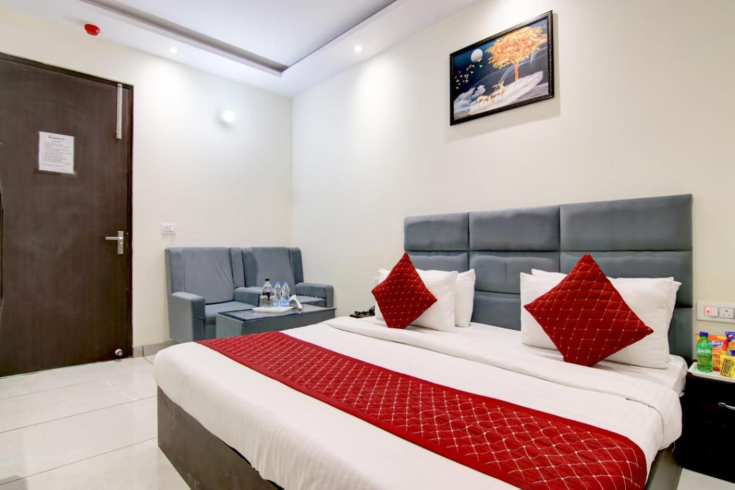 Hotel De Hocks Deluxe - New Delhi Railway Station Exteriör bild